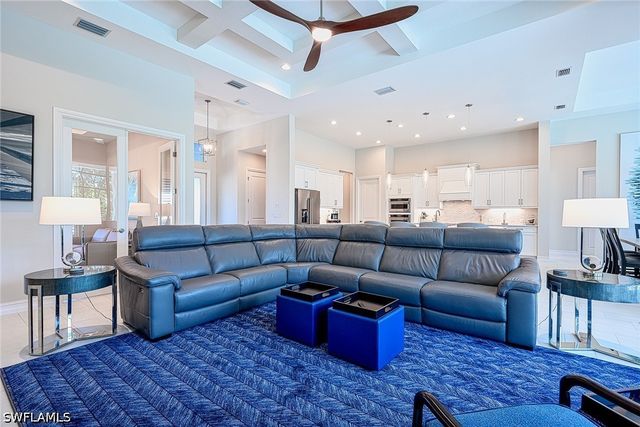 14232 Laguna Springs LN, Naples, FL 34114