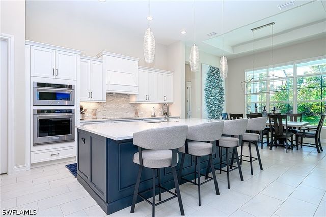 14232 Laguna Springs LN, Naples, FL 34114