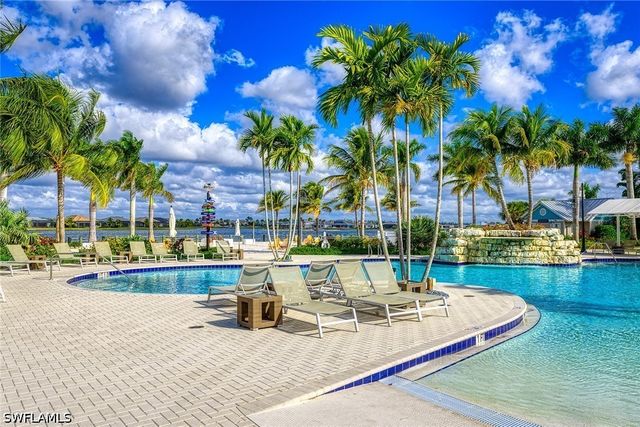 14232 Laguna Springs LN, Naples, FL 34114