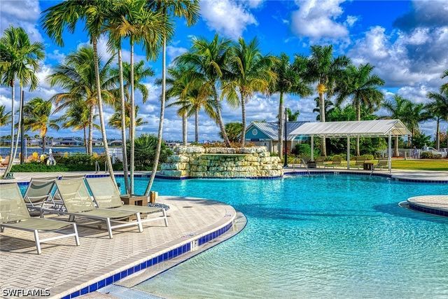 14232 Laguna Springs LN, Naples, FL 34114