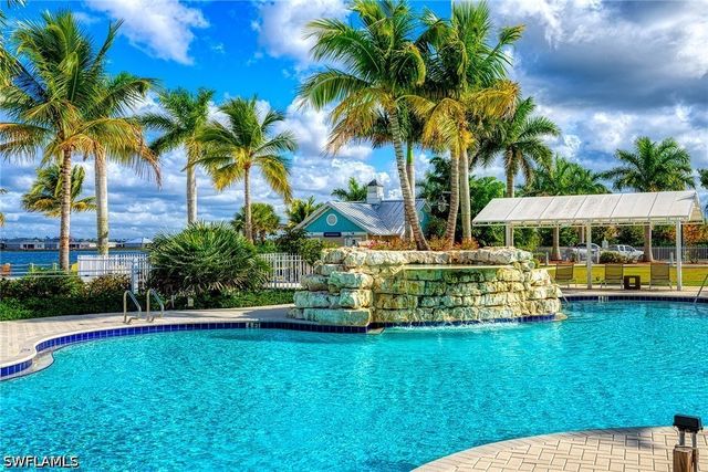 14232 Laguna Springs LN, Naples, FL 34114