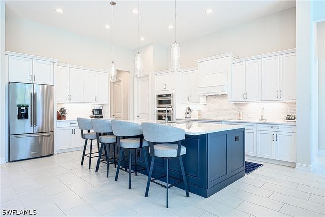 14232 Laguna Springs LN, Naples, FL 34114