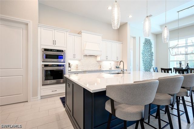 14232 Laguna Springs LN, Naples, FL 34114