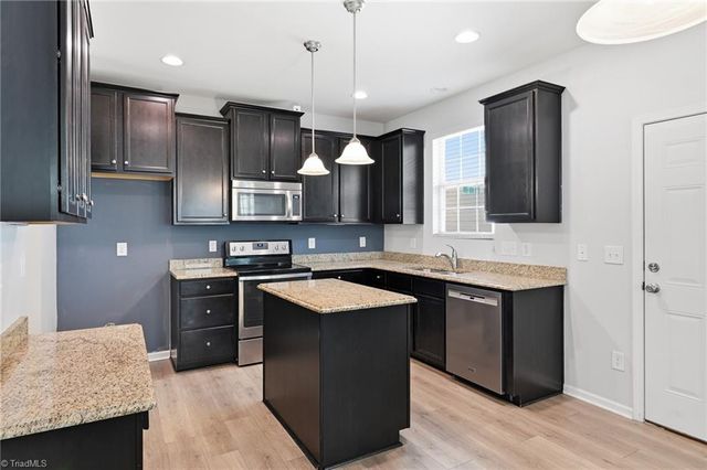 3833 Crestwell Cove Court, Winston-salem, NC 27103