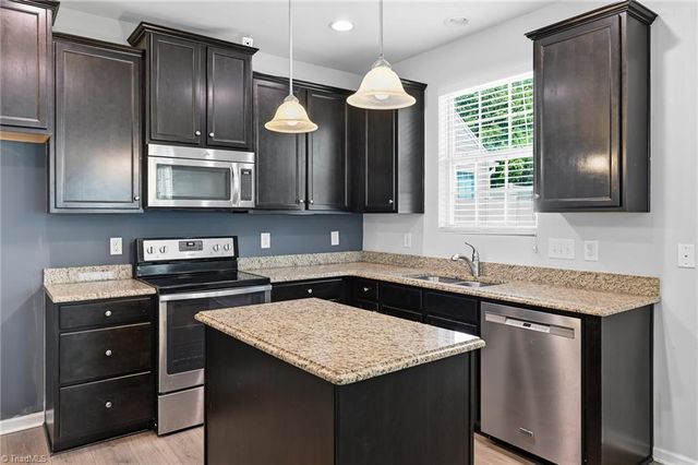 3833 Crestwell Cove Court, Winston-salem, NC 27103