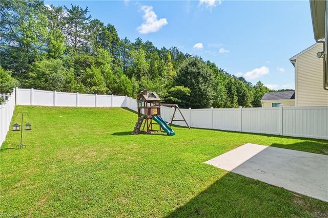 3833 Crestwell Cove Court, Winston-salem, NC 27103