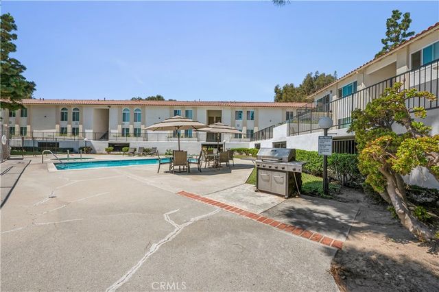 18225 Kingsdale Avenue 103, Redondo Beach, CA 90278