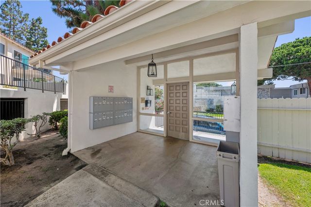 18225 Kingsdale Avenue 103, Redondo Beach, CA 90278