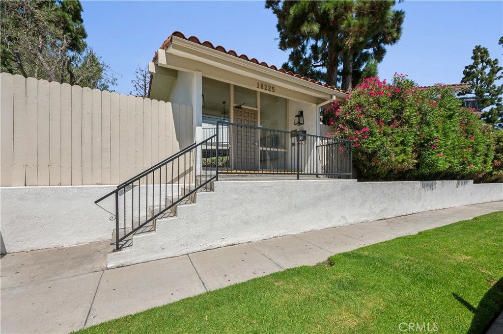 18225 Kingsdale Avenue 103, Redondo Beach, CA 90278
