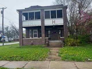1825 S 6th Street, Rockford, IL 61104