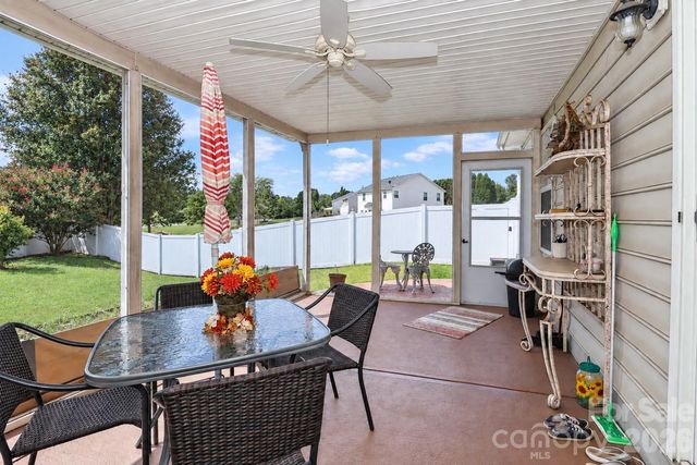 2174 Wexford Way, Statesville, NC 28625