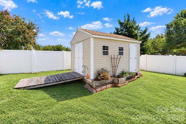 2174 Wexford Way, Statesville, NC 28625