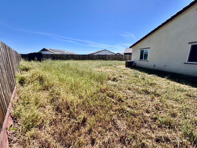 6106 Friendship Ct, Riverbank, CA 95367
