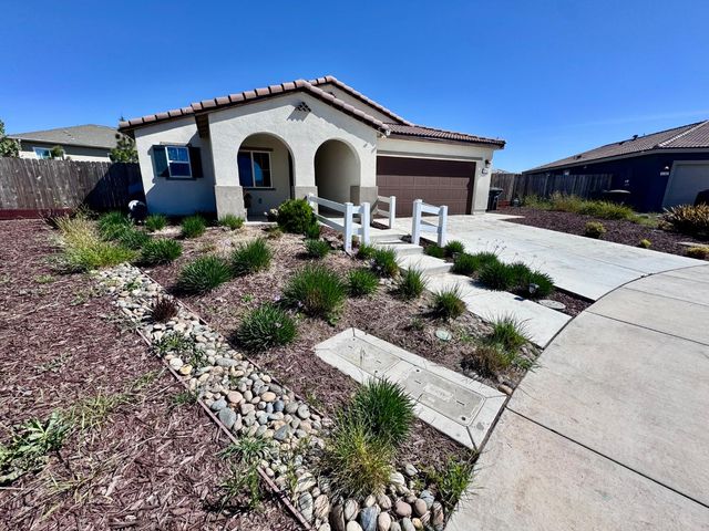 6106 Friendship Ct, Riverbank, CA 95367