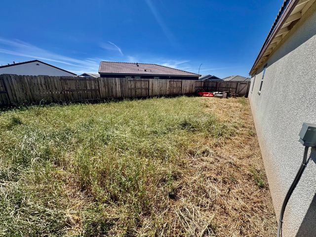 6106 Friendship Ct, Riverbank, CA 95367