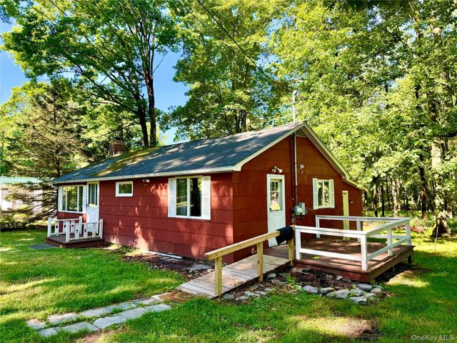 148 Lakeview Drive Road, Highland Lake, NY 12743