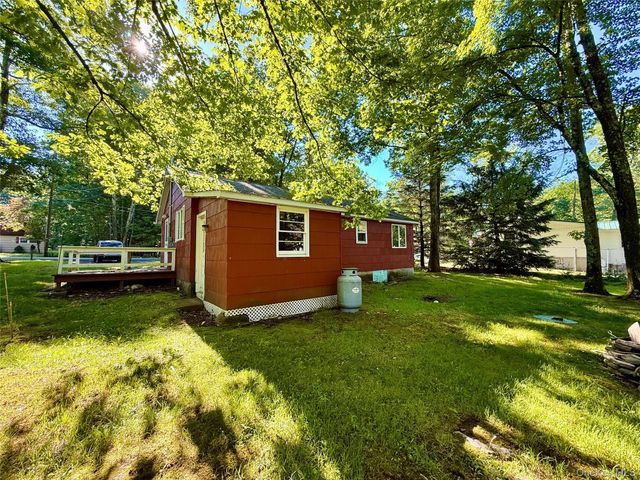 148 Lakeview Drive Road, Highland Lake, NY 12743