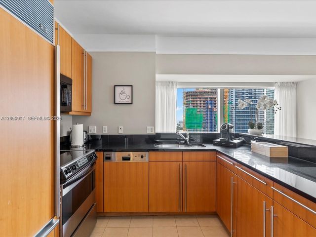 1435 Brickell Ave 3212, Miami, FL 33131