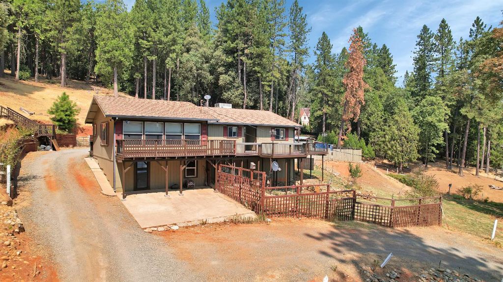 16850 Sesame St, Brownsville, CA 95919