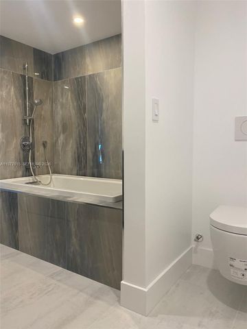 6039 Collins Ave 615-617, Miami Beach, FL 33140