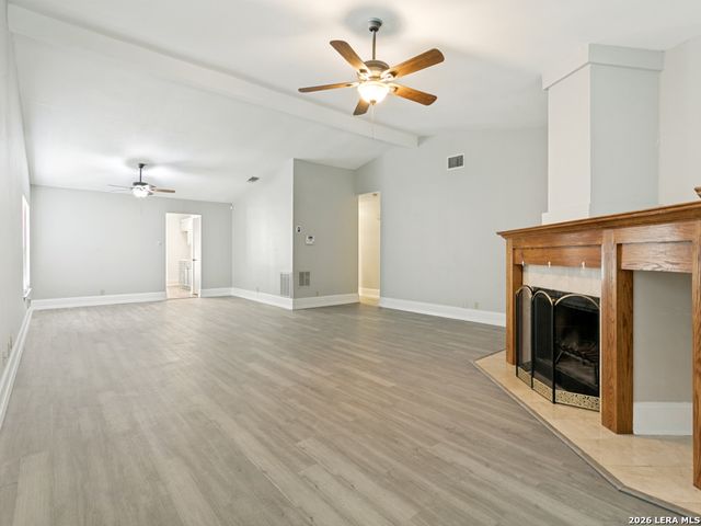 6827 COUNTRY HL, San Antonio, TX 78240