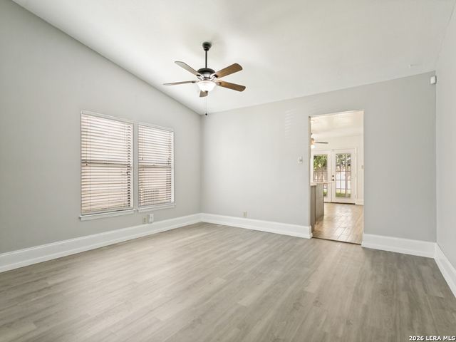 6827 COUNTRY HL, San Antonio, TX 78240