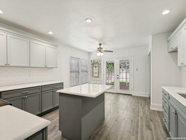 6827 COUNTRY HL, San Antonio, TX 78240