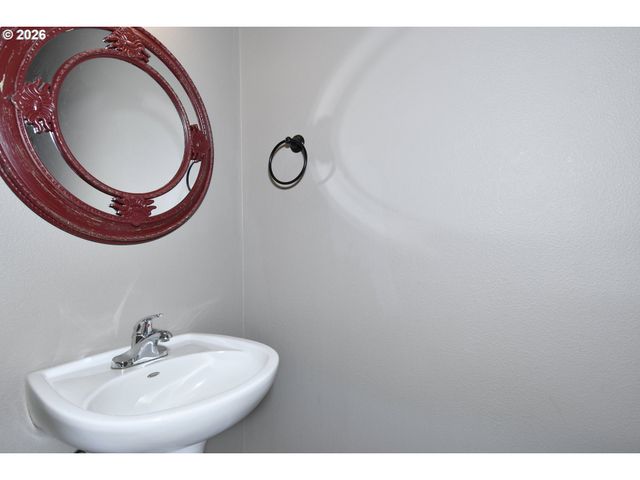 38545 CASCADIA VILLAGE Dr, Sandy, OR 97055