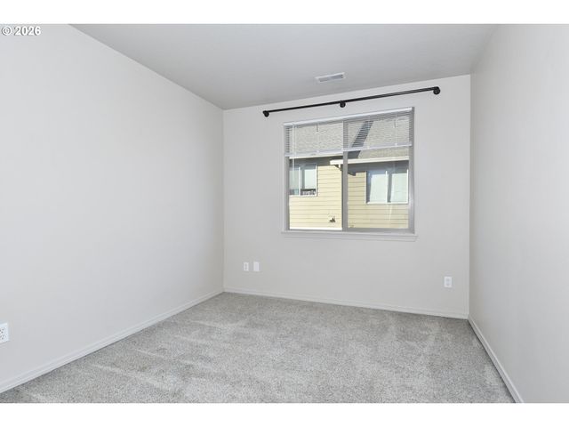 38545 CASCADIA VILLAGE Dr, Sandy, OR 97055