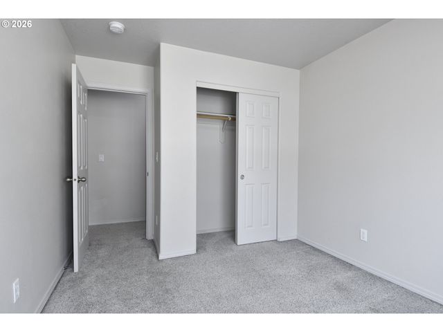 38545 CASCADIA VILLAGE Dr, Sandy, OR 97055