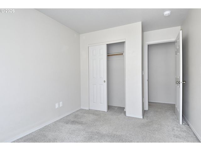 38545 CASCADIA VILLAGE Dr, Sandy, OR 97055
