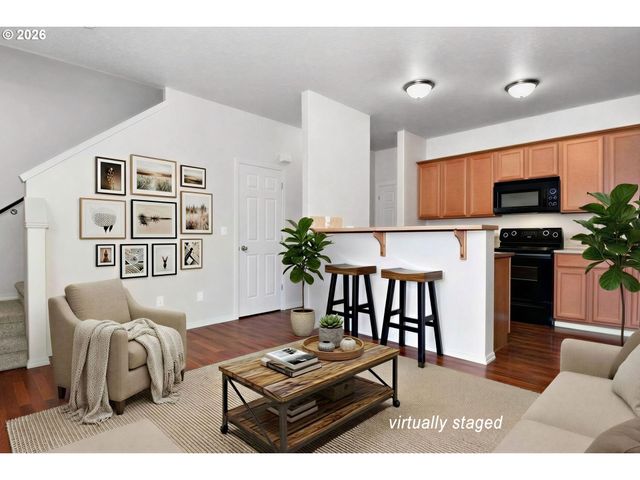 38545 CASCADIA VILLAGE Dr, Sandy, OR 97055