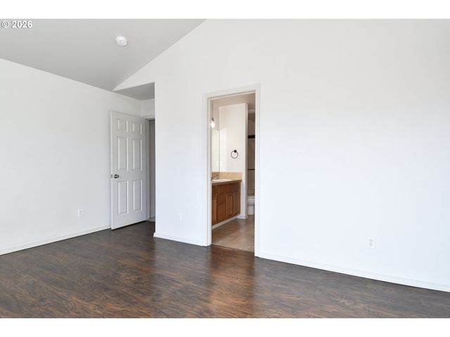 38545 CASCADIA VILLAGE Dr, Sandy, OR 97055