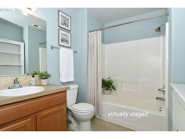38545 CASCADIA VILLAGE Dr, Sandy, OR 97055