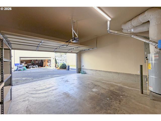 38545 CASCADIA VILLAGE Dr, Sandy, OR 97055