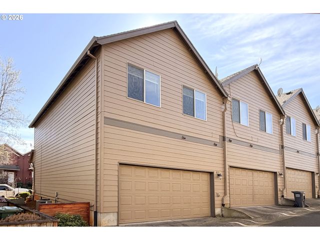 38545 CASCADIA VILLAGE Dr, Sandy, OR 97055
