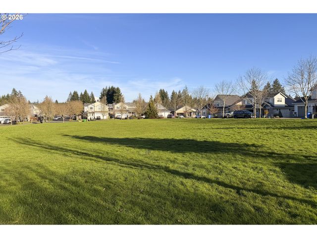 38545 CASCADIA VILLAGE Dr, Sandy, OR 97055