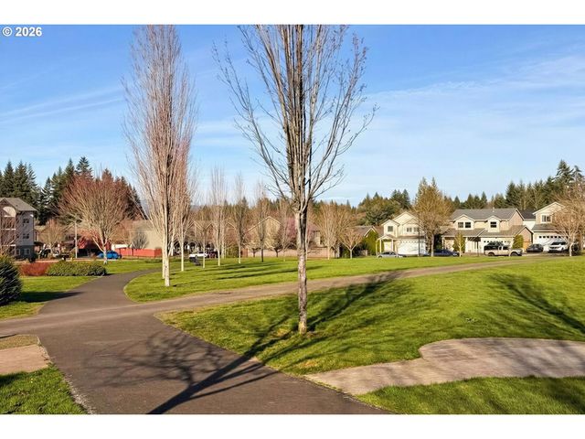 38545 CASCADIA VILLAGE Dr, Sandy, OR 97055