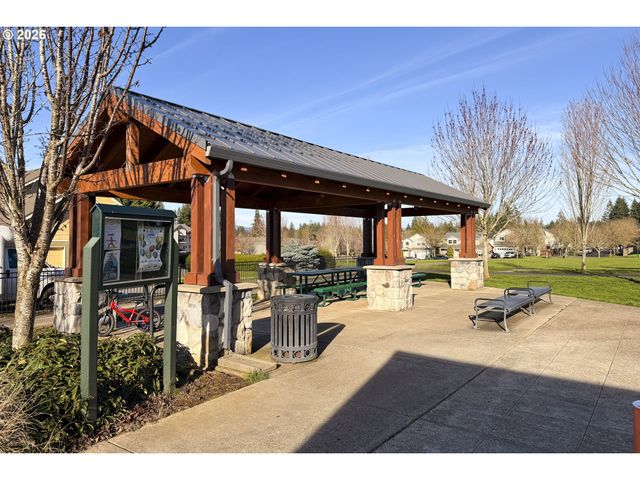 38545 CASCADIA VILLAGE Dr, Sandy, OR 97055