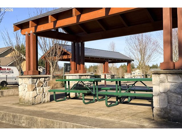 38545 CASCADIA VILLAGE Dr, Sandy, OR 97055