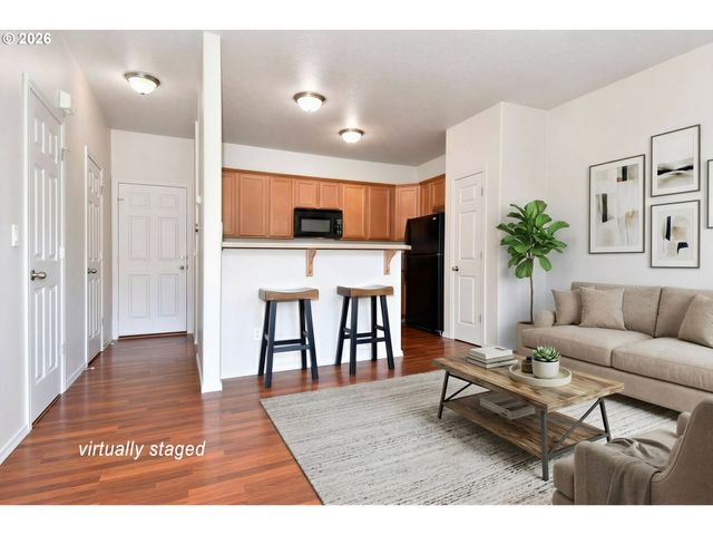 38545 CASCADIA VILLAGE Dr, Sandy, OR 97055
