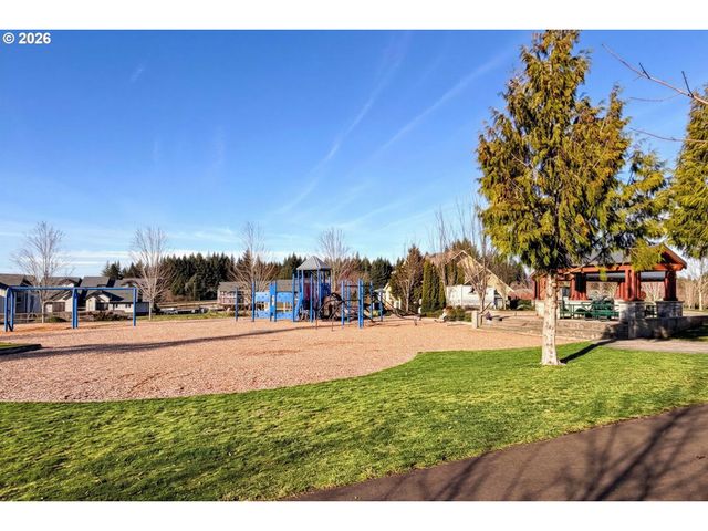 38545 CASCADIA VILLAGE Dr, Sandy, OR 97055