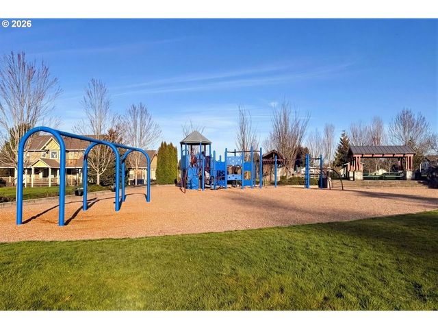 38545 CASCADIA VILLAGE Dr, Sandy, OR 97055