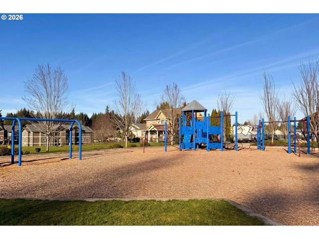 38545 CASCADIA VILLAGE Dr, Sandy, OR 97055