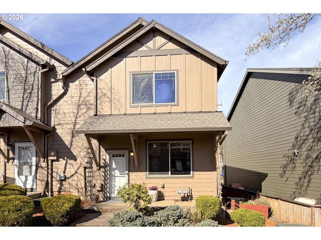 38545 CASCADIA VILLAGE Dr, Sandy, OR 97055