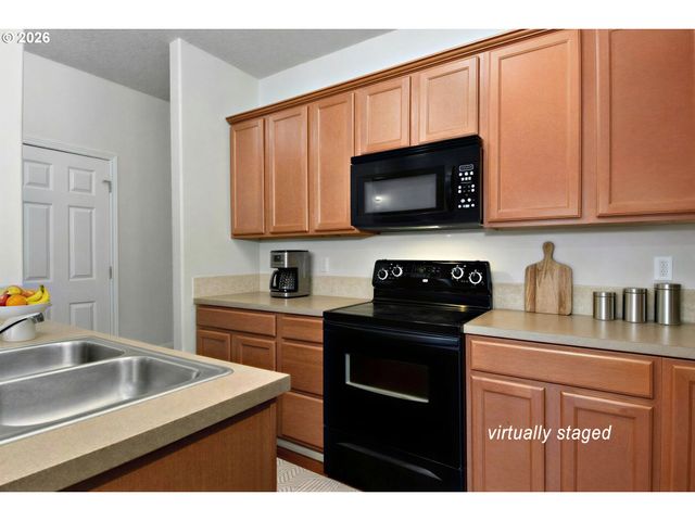 38545 CASCADIA VILLAGE Dr, Sandy, OR 97055