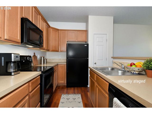 38545 CASCADIA VILLAGE Dr, Sandy, OR 97055