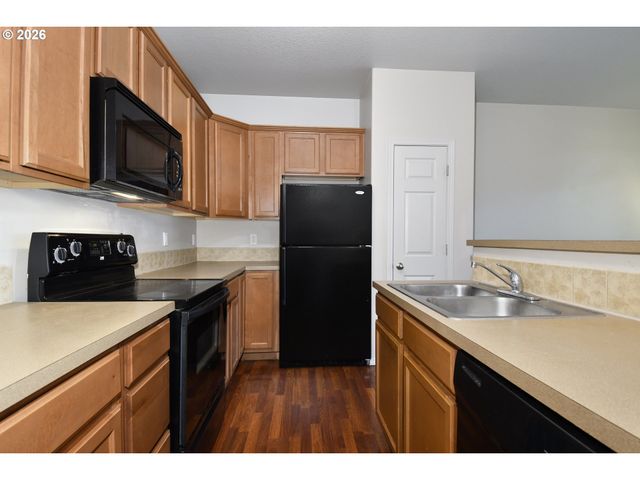 38545 CASCADIA VILLAGE Dr, Sandy, OR 97055