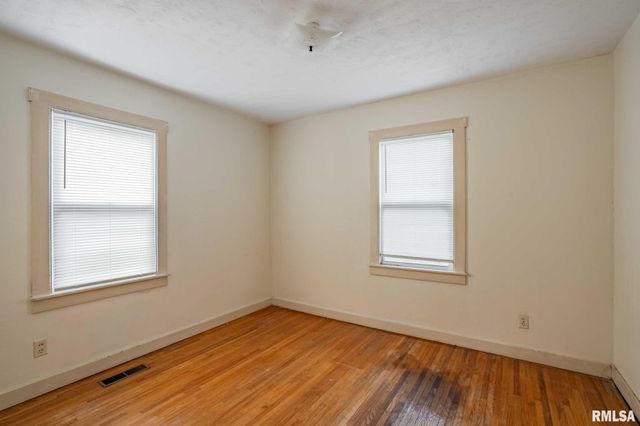 318 3RD Street, Marion, IL 62959