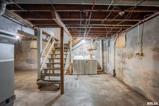 318 3RD Street, Marion, IL 62959